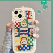 iPhone13promax/14ケース11刺繍デザインうさぎお揃いアイフォン12/13proスマホケース可愛いクマiPhone 14/14pro女子ウサギx/xr刺繍 キット熊 兎ペア携帯カバーiPhone 14 Pro Maxペア