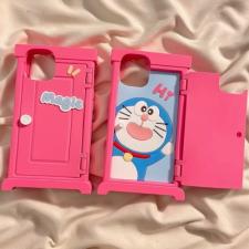 ドラえもん可愛い どこでもドア アイフォン16/14ケース ピンク色iphone15pro/16plus/13proスマホケース スタンド機能ひみつ道具iphone16pro/15promax/12/11カバーどこでもドア女性ソフトシリコン