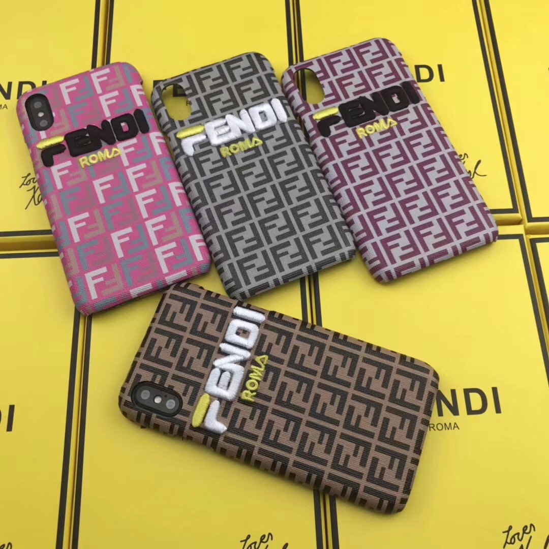 フェンディ ローマ アイフォンXSMaxケース刺繍メンズiphone8plusスマホケース レディース