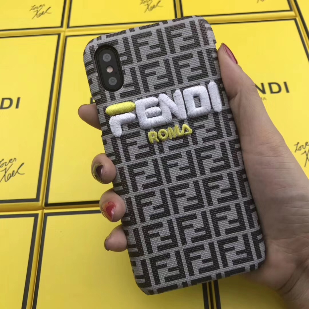 ハードカバーXR/iPhone7/6splusおしゃれiPhone XS/X人気Fendi Romaペア