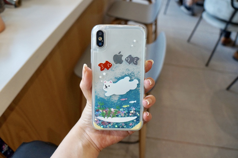 ラメ キラキラiPhone 11 Pro Maxケースくま白熊アイフォン11/XSmax/XR動く水ケース かわいいシロクマ金魚
