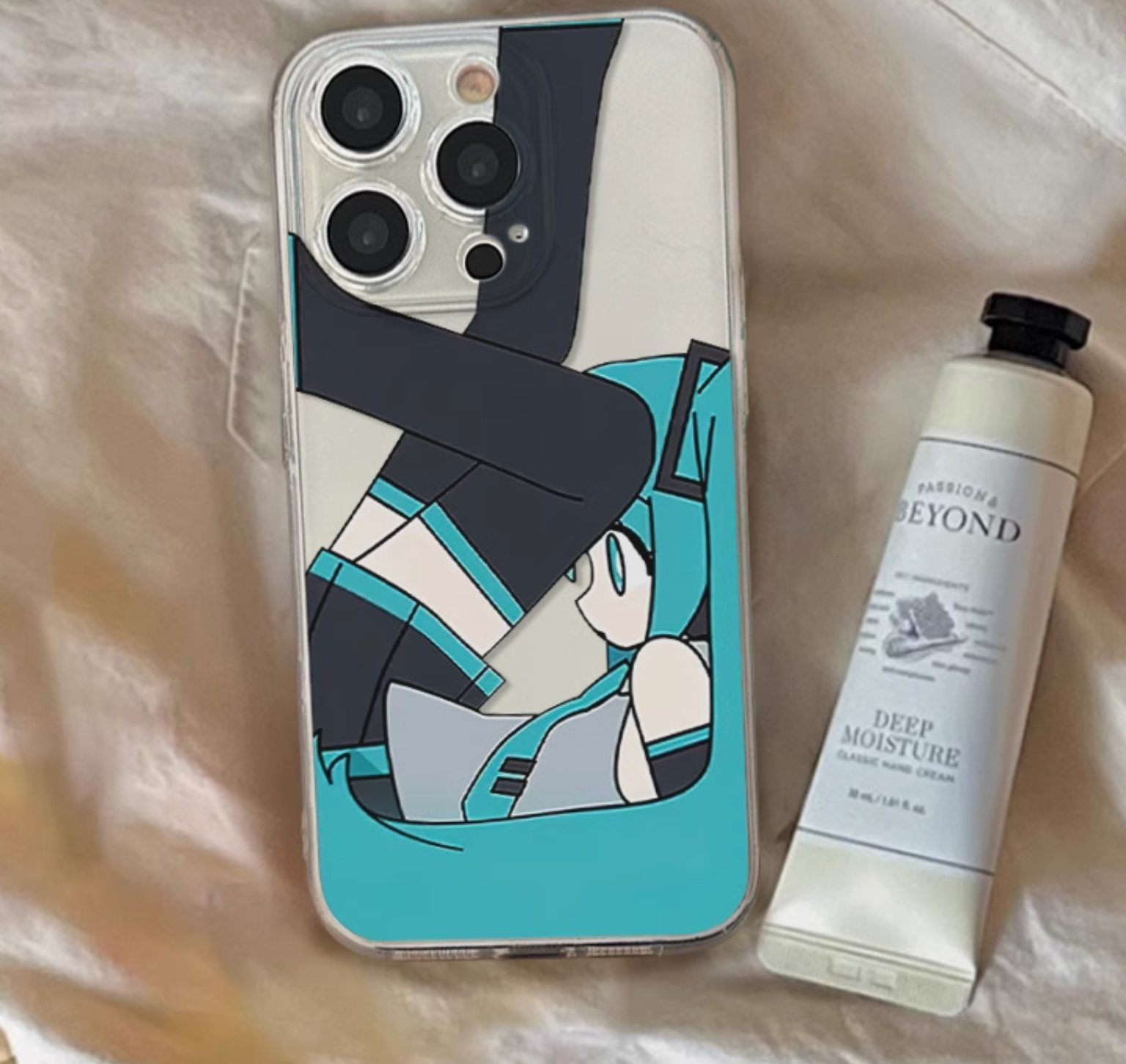 可愛いキャラクターかわいい初音ミクiPhone16promaxケース透明クリア